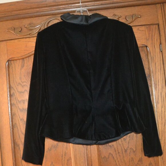 Vintage AFTER FIVE Black Velvet Blazer Jacket Formal Ruffle Jacket Size 10 - Picture 6 of 10